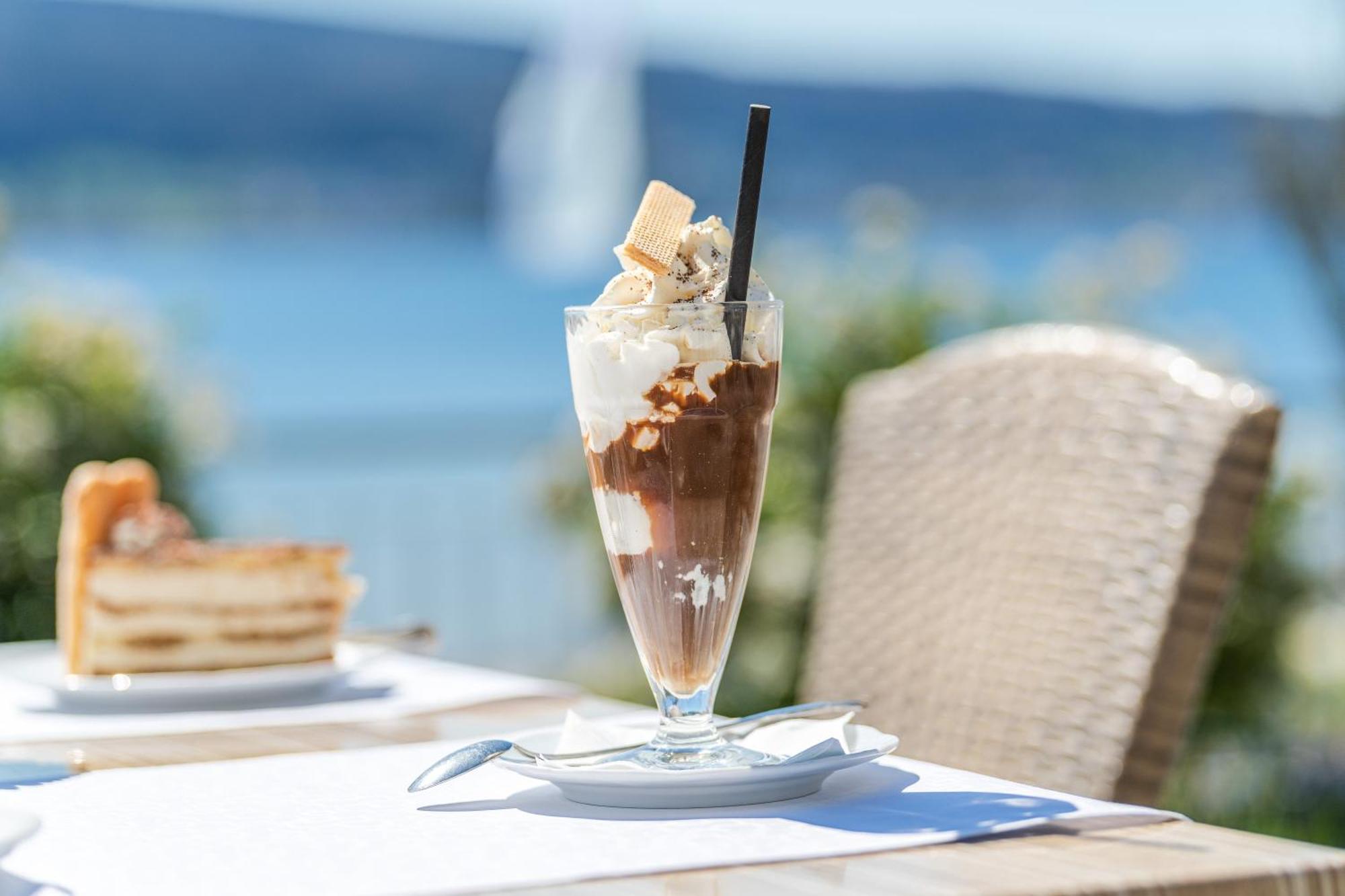 Strandhotel Loechnerhaus Reichenau Esterno foto