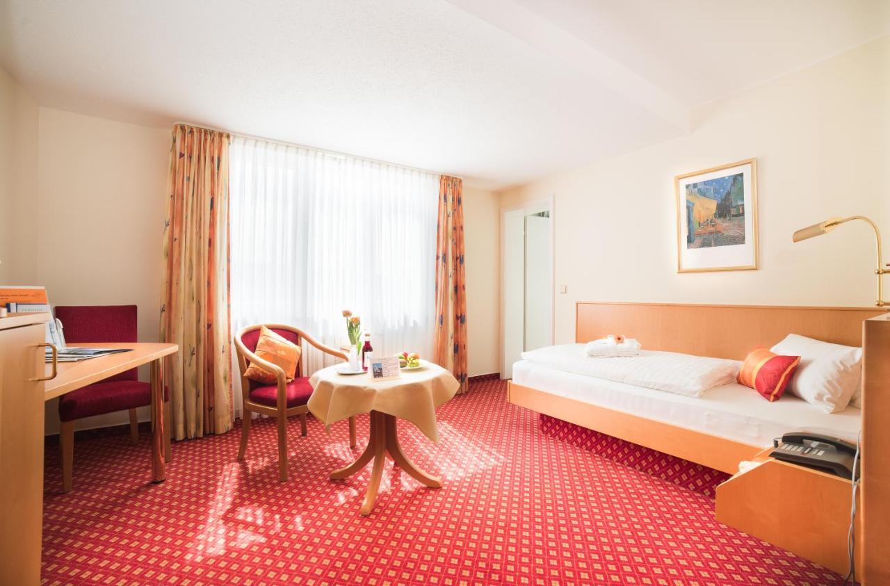 Strandhotel Loechnerhaus Reichenau Esterno foto