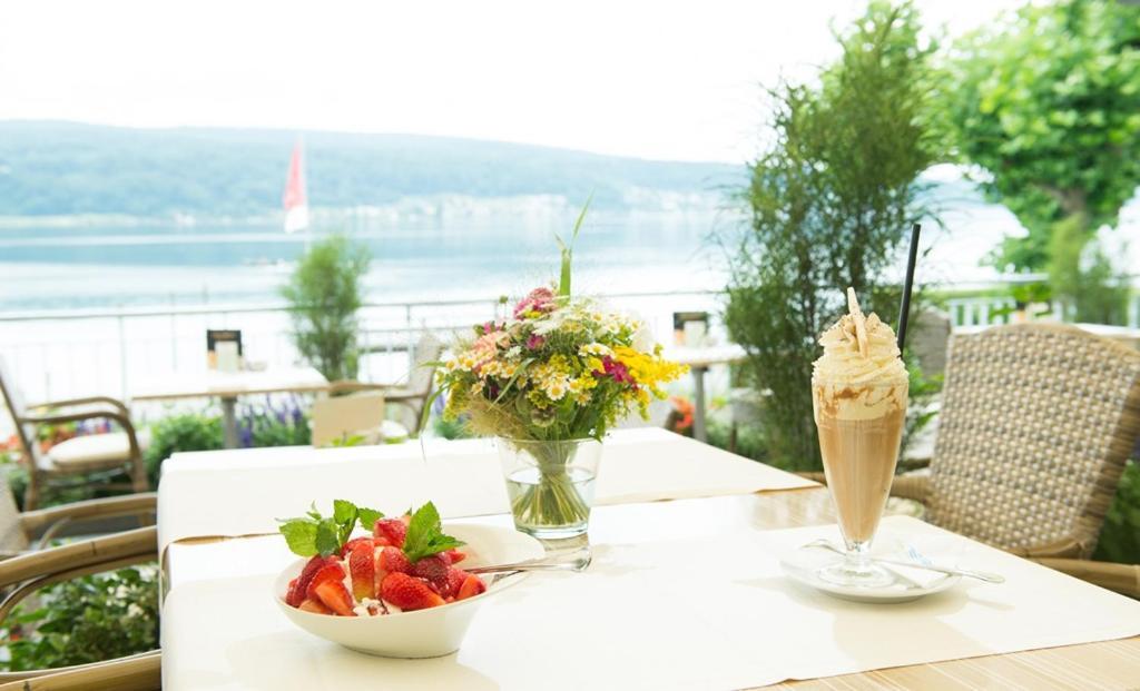 Strandhotel Loechnerhaus Reichenau Esterno foto
